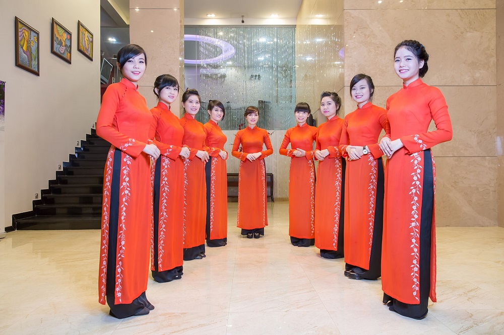 May đồng phục khách sạn